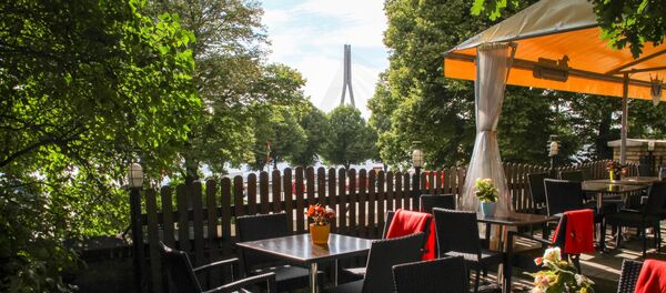 Kafejnīca un restorāns Labais krasts 11. novembra krastmalā Kafejnīca un restorāns Labais krasts 11. novembra krastmalā - Sputnik Latvija