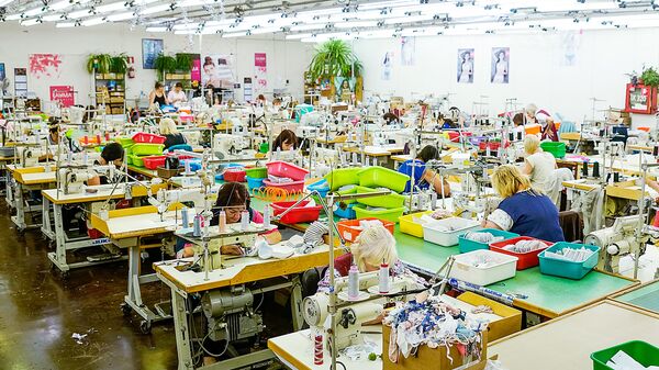 Главный производственный цех компании Lauma Lingerie - Sputnik Латвия