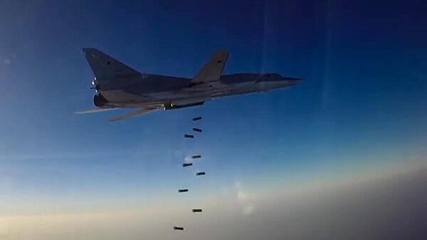 Нанесение авиаудара самолетами ТУ-22М3 по объектам террористов в Сирии - Sputnik Latvija