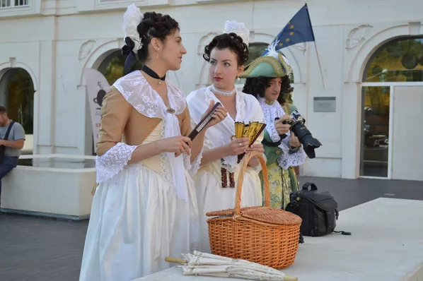Daiļās dāmas un galants kavalieris Daiļās dāmas un galants kavalieris - Sputnik Latvija