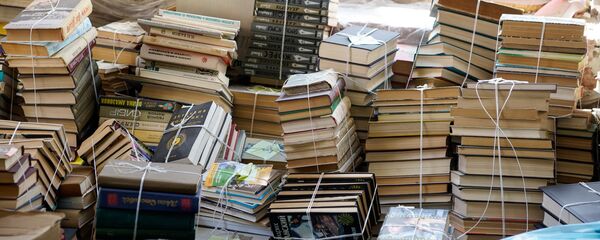 Книги из библиотеки Русского дома в Лиепае - Sputnik Латвия