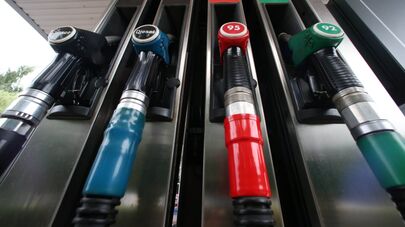 Топливораздаточная колонка на автозаправочной станции