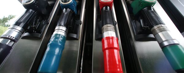 Топливораздаточная колонка на автозаправочной станции Топливораздаточная колонка на автозаправочной станции - Sputnik Latvija