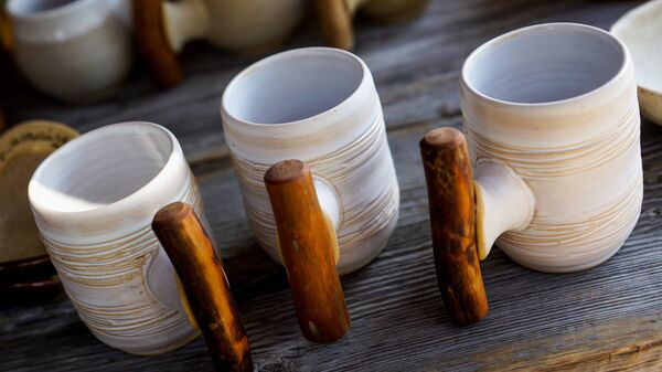 В мастерской Линды Сулутауре - Sputnik Латвия