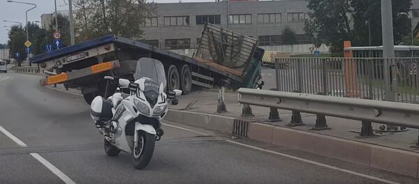 ДТП на Южном мосту в Риге ДТП на Южном мосту в Риге - Sputnik Латвия