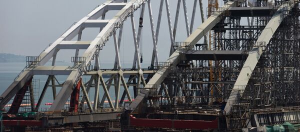 Automašīnu piebrauktuvju izbūve pie tilta pāri Kerčas šaurumam. Foto no arhīva Automašīnu piebrauktuvju izbūve pie tilta pāri Kerčas šaurumam. Foto no arhīva - Sputnik Latvija