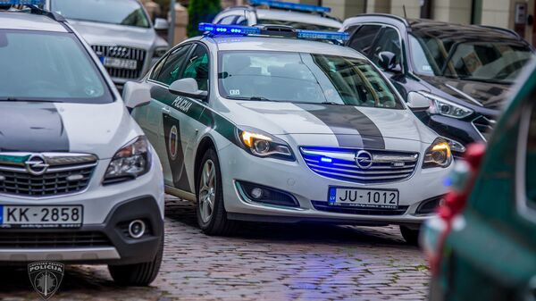 Полицейский автомобиль - Sputnik Latvija