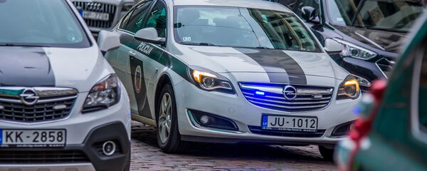 Полицейский автомобиль Полицейский автомобиль - Sputnik Latvija