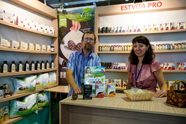 Эстонский производитель продуктов из кедровых орехов и чая из трав - Sputnik Латвия