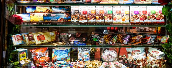 Огромный выбор продукции российского шоколадного бренда Победа с их фабрики в Вентспилсе - Sputnik Латвия