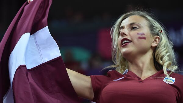Болельщица сборной Латвии в групповом этапе чемпионата Европы по баскетболу - Sputnik Латвия