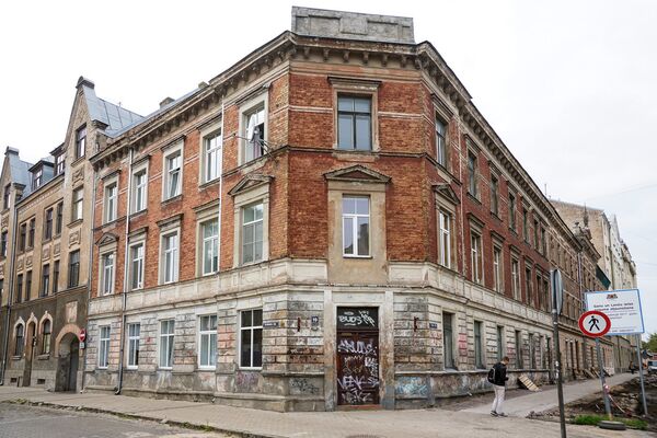 Дом архитектора Михаила Эйзенштейна по адресу ул. Стрелниеку 19 Дом архитектора Михаила Эйзенштейна по адресу ул. Стрелниеку 19 - Sputnik Латвия