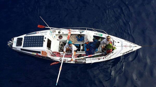 Лодка латышских мореплавателей в Атлантическом океане  - Sputnik Латвия