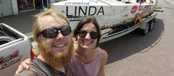 Карлис, Линда и лодка Linda в Рио-де-Жанейро - Sputnik Latvija