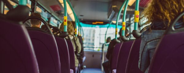 В салоне автобуса В салоне автобуса - Sputnik Latvija
