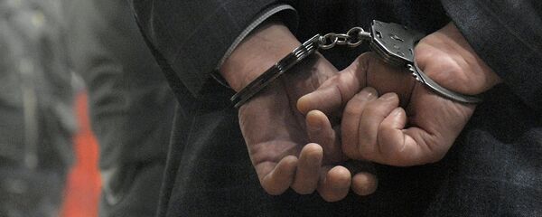 Мужчина в наручниках Мужчина в наручниках - Sputnik Latvija