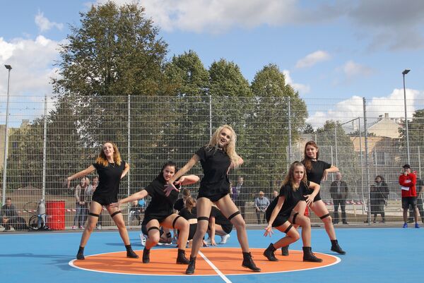 Выступления спортсменов на открытии спортивного квартала Выступления спортсменов на открытии спортивного квартала - Sputnik Латвия