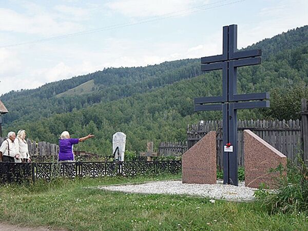 Памятник венгерским военнопленным на окраине Миасса (Челябинская область)  - Sputnik Латвия
