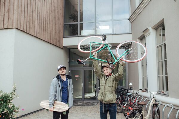 На велосипеде в высшую школу - Sputnik Латвия