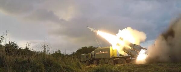 Rietumi jūrā: Baltijas flotē izmēģināts raķešu komplekss Bal - Sputnik Latvija