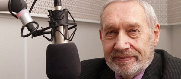 Профессор Государственного университета управления, доктор политических наук, почетный работник Федеральной миграционной службы России Владимир Волох - Sputnik Латвия