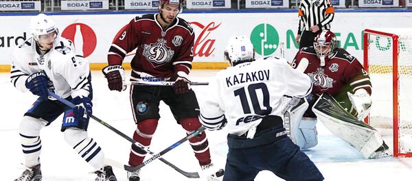 Играют Динамо Рига  с Адмирал Владивосток - Sputnik Латвия