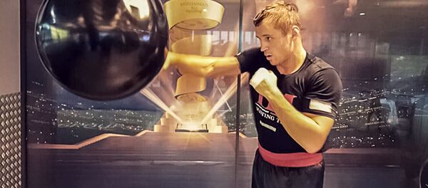 Майрис Бриедис — непобежденный латвийский боксёр-профессионал и кикбоксер, выступающий в первой тяжёлой и тяжёлой весовых категориях. Чемпион Европы по кикбоксингу. Чемпион мира по версиям WBC, IBO, IBA - Sputnik Латвия