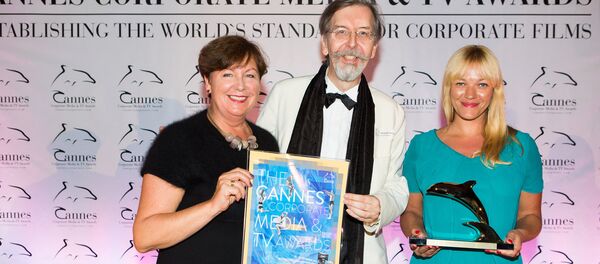 Председатель РБРТ Вита Ермоловича (справа), директор Cannes Corporate Media&TV Award Александр Кэммель и руководитель проектов Live Riga Иева Ласмане - Sputnik Латвия