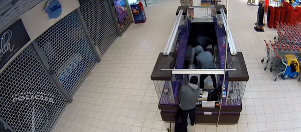 Ограбление в магазине Ограбление в магазине - Sputnik Латвия