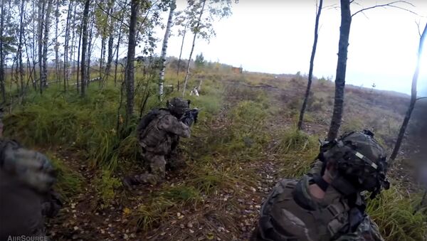 Воздушные десантники США тренируются на учениях в Латвии - Sputnik Латвия