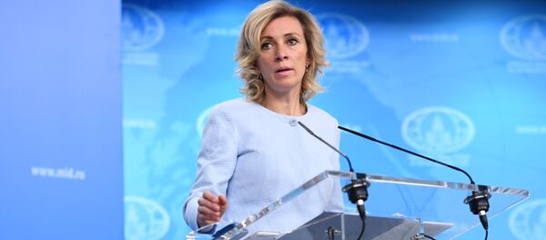 Захарова: РФ имеет право на зеркальные меры к американским СМИ Захарова: РФ имеет право на зеркальные меры к американским СМИ - Sputnik Latvija
