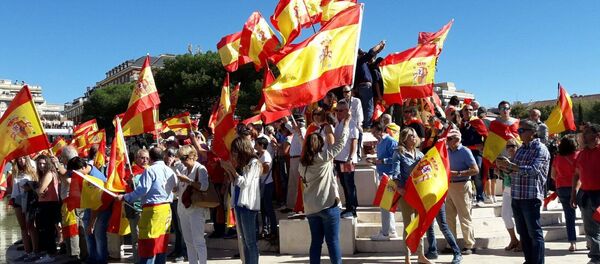 Митинг в защиту нации и Конституции, Мадрид, площадь Колумба, 7 октября 2017 г. - Sputnik Latvija
