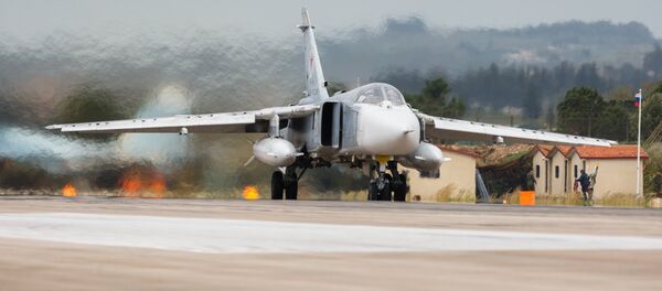 Krievijas GKS bumbvedējs Su-24 Krievijas GKS bumbvedējs Su-24 - Sputnik Latvija