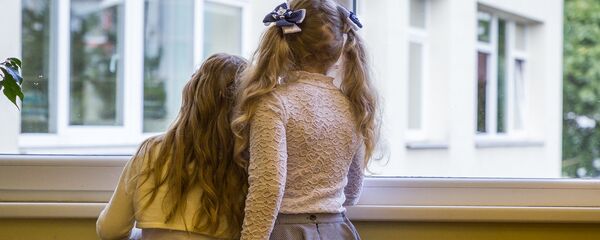 Девочки в школе Девочки в школе - Sputnik Latvija