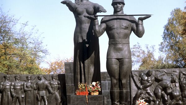 Kauju Slavas monuments Ļvovas pilsētā - Sputnik Latvija