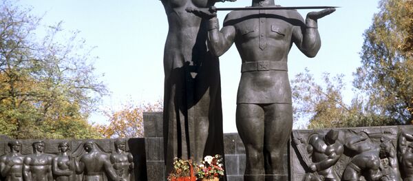 Kauju Slavas monuments Ļvovas pilsētā Kauju Slavas monuments Ļvovas pilsētā - Sputnik Latvija