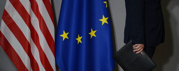Флаги США и Европейского совета в Брюсселе Флаги США и Европейского совета в Брюсселе - Sputnik Latvija