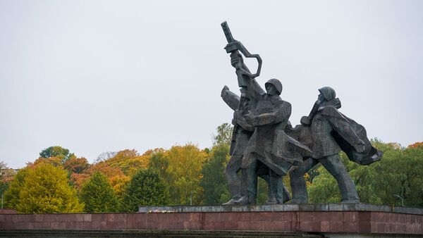 Памятник освободителям Риги - Sputnik Латвия