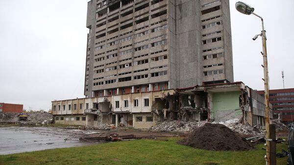 Снос здания завода Радиотехника в Риге - Sputnik Латвия