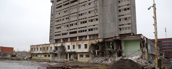 Снос здания завода Радиотехника в Риге - Sputnik Латвия
