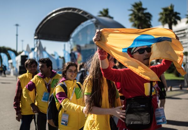 XIX Всемирный фестиваль молодежи и студентов. День второй - Sputnik Латвия