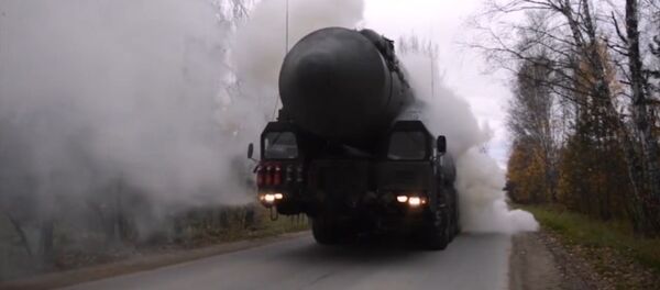 Вывод пусковых установок Ярс на полевые позиции - Sputnik Латвия