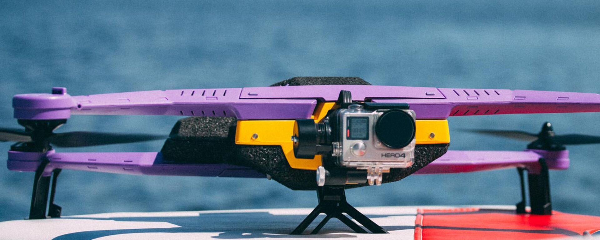 Беспилотный летательный аппарат латвийского предприятия AirDog - Sputnik Латвия, 1920, 17.10.2017