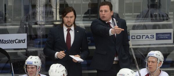 Нормунд Сейейс (справа на втором плане) Нормунд Сейейс (справа на втором плане) - Sputnik Латвия