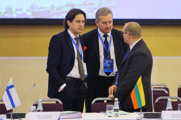 Литовская делегация поддержала нулевую ставку НДС на экспресс-сообщение от Урумчи до Берлина - Sputnik Латвия