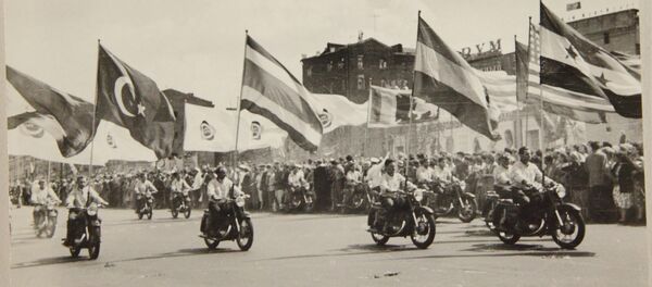 Фестиваль молодежи и студентов 1957 года в Москве в объективе Вильберта Веберга. Экспозиция Музея Москвы - Sputnik Латвия