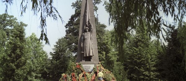 Padomju karavīru pieminekļis - Sputnik Latvija