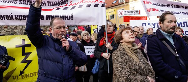 Евродепутаты Андрей Мамыкин и Татьяна Жданок Евродепутаты Андрей Мамыкин и Татьяна Жданок - Sputnik Latvija