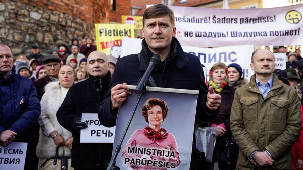 Согласие на выборах в Риге: повторит ли Чекушин путь Ушакова - Sputnik Латвия