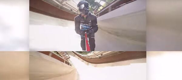 Катание по бобслейной трассе на роликах Катание по бобслейной трассе на роликах - Sputnik Latvija